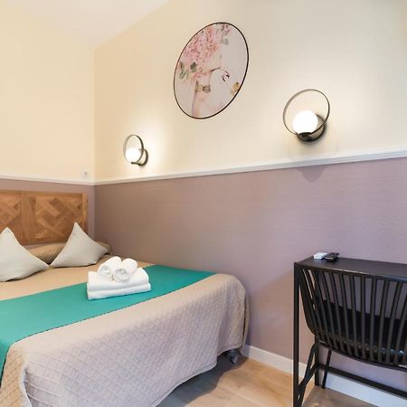 Hostal Evoke Madrid Bagian luar foto