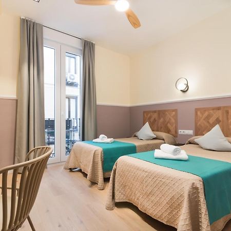 Hostal Evoke Madrid Bagian luar foto