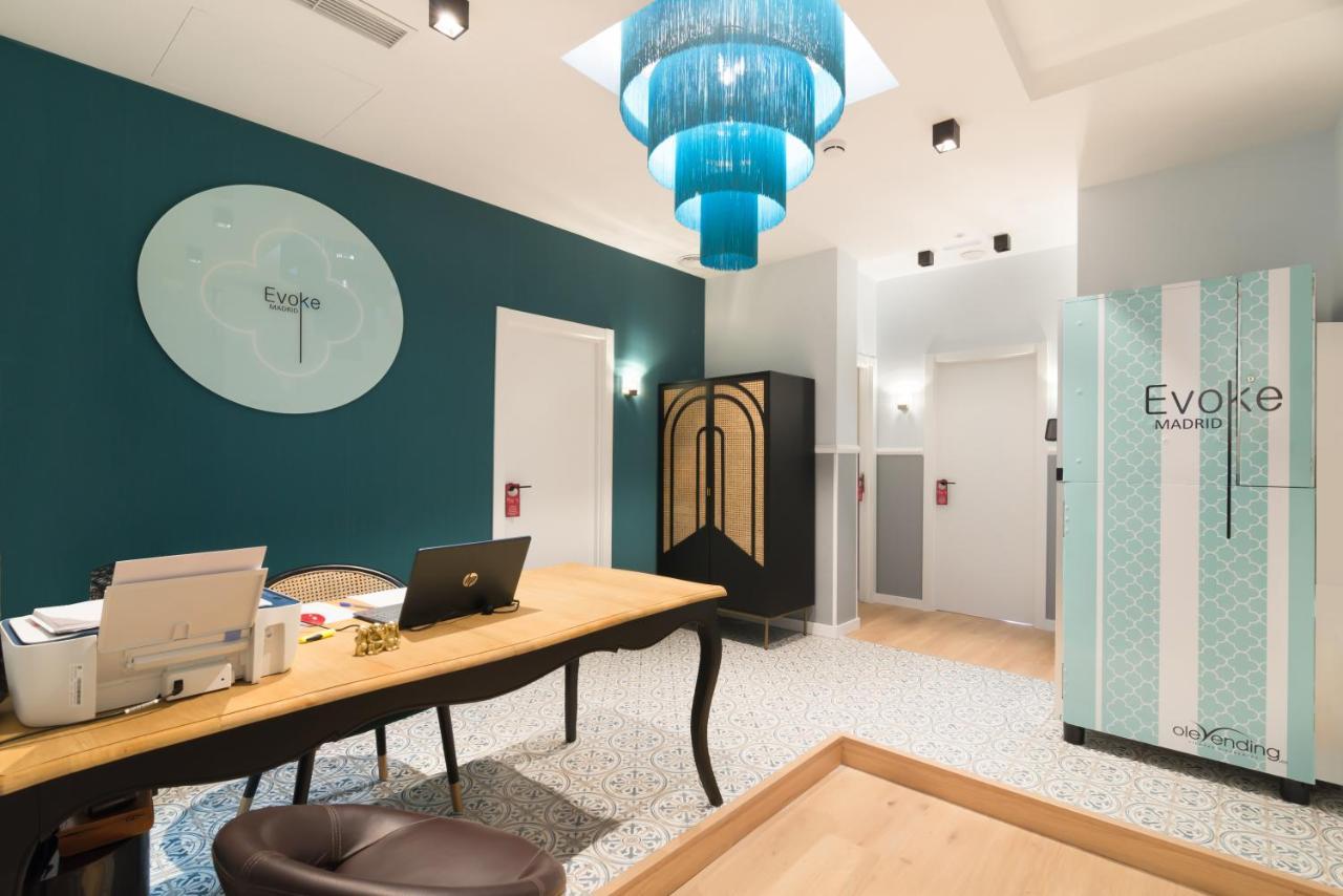 Hostal Evoke Madrid Bagian luar foto