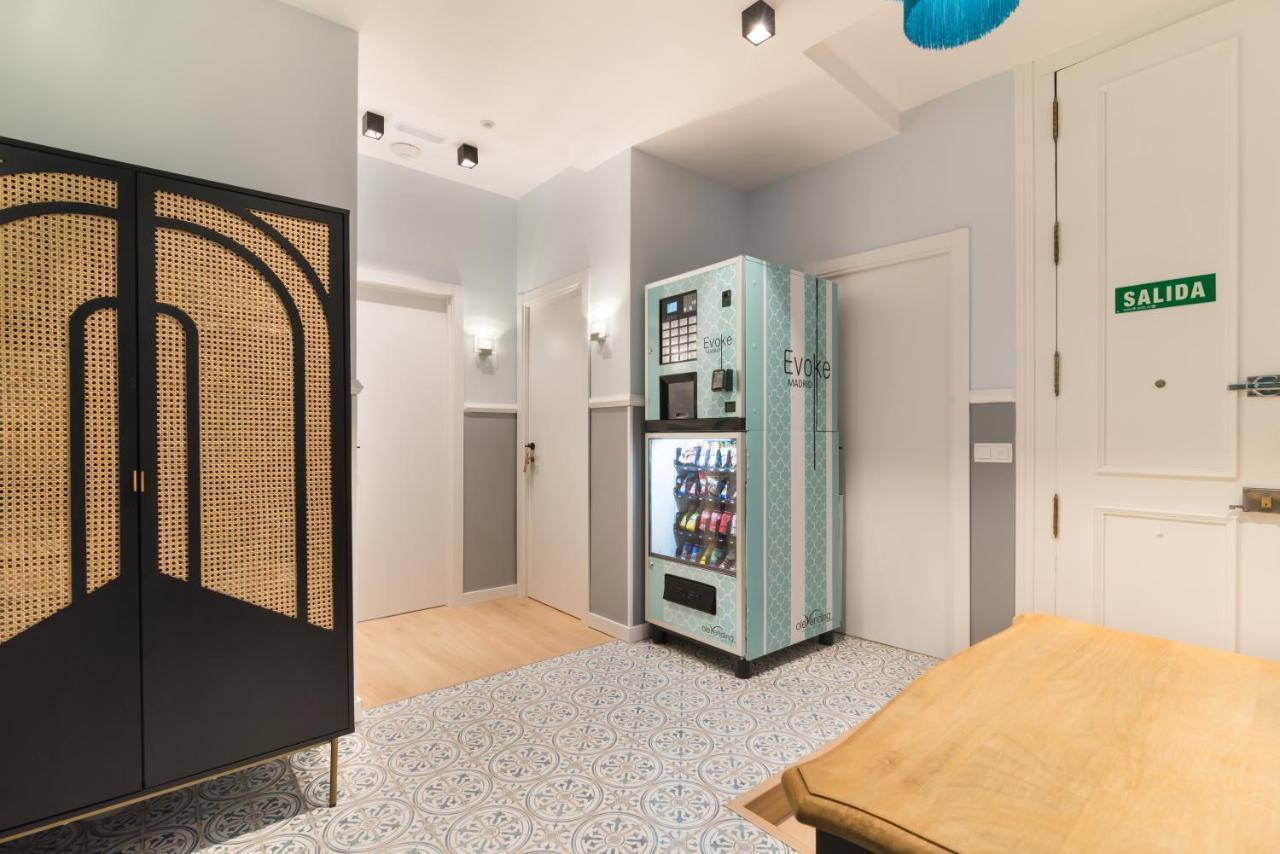 Hostal Evoke Madrid Bagian luar foto