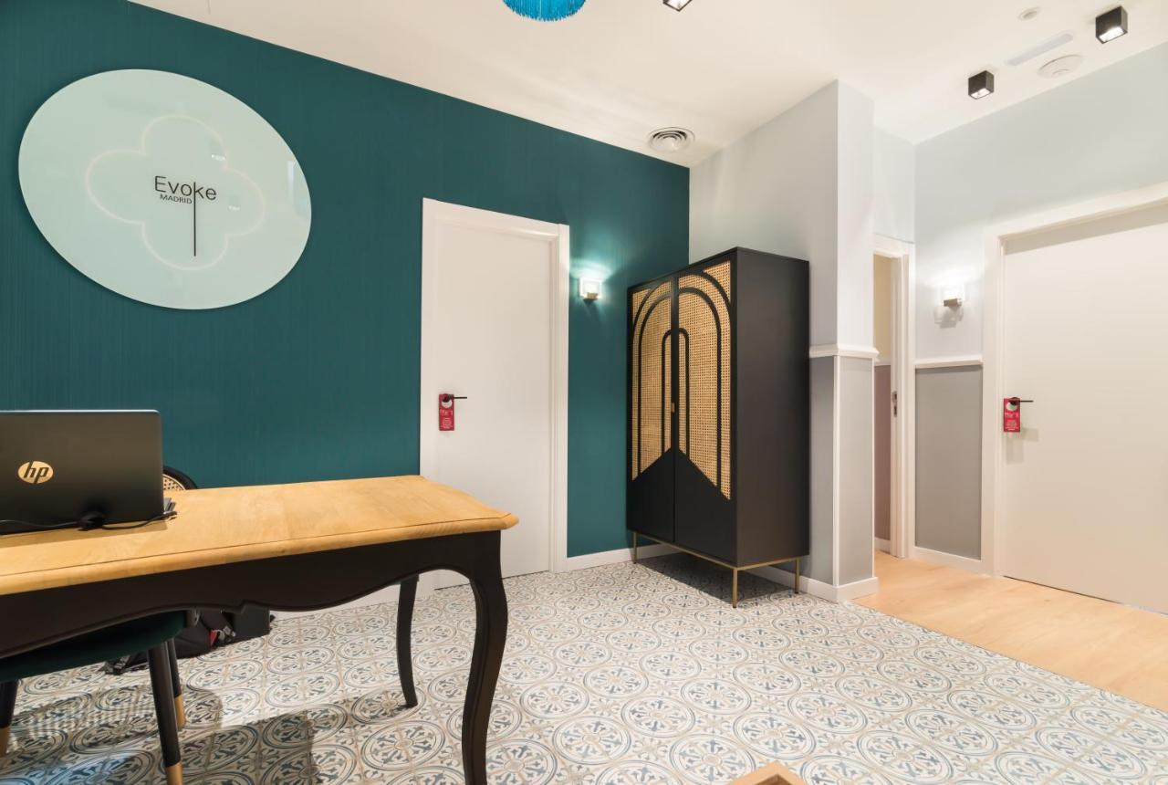 Hostal Evoke Madrid Bagian luar foto