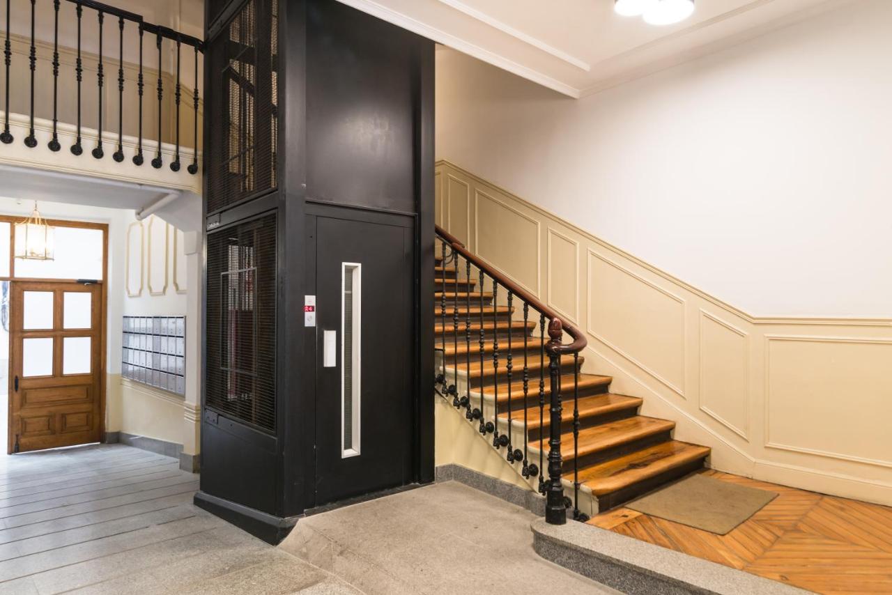 Hostal Evoke Madrid Bagian luar foto