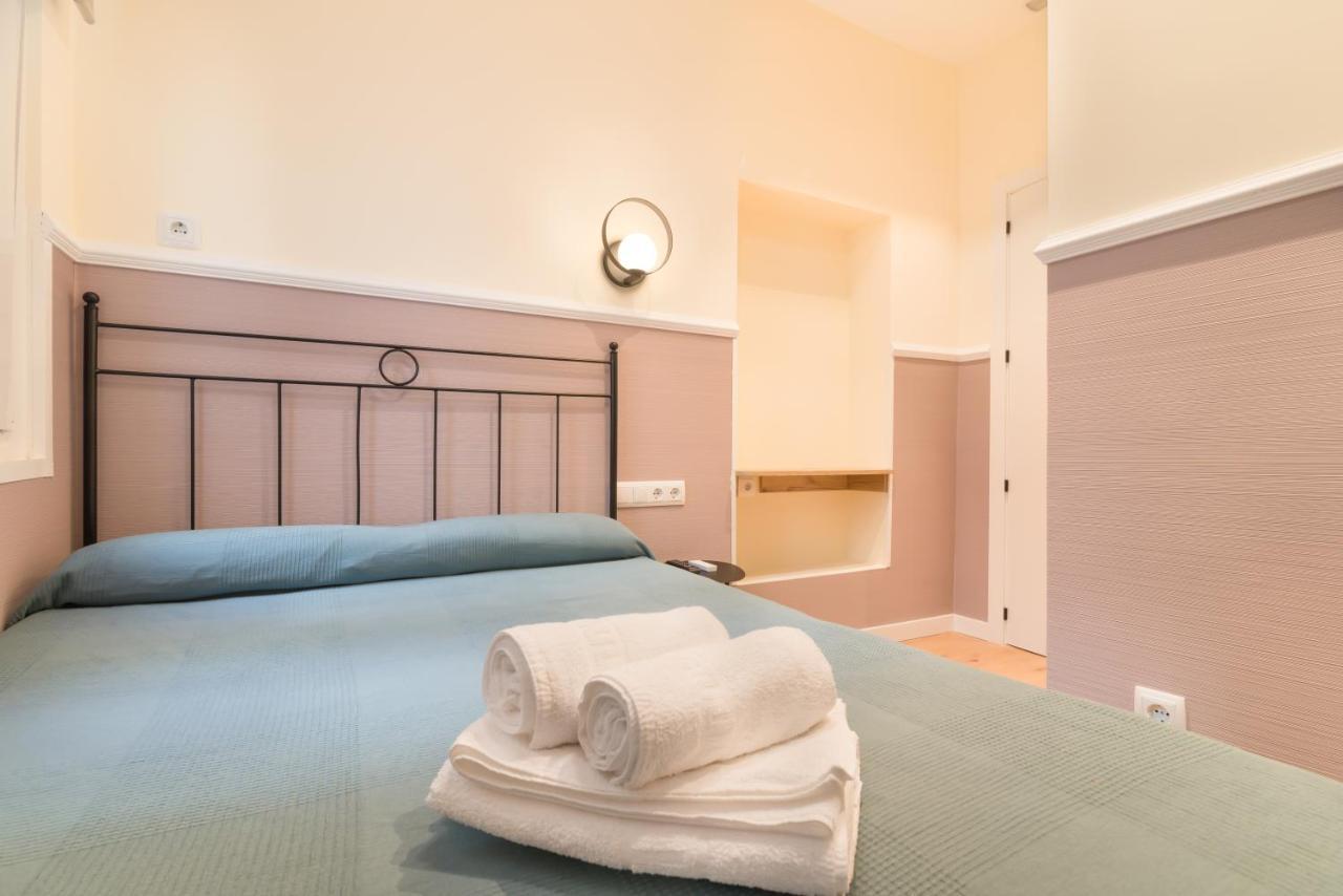 Hostal Evoke Madrid Bagian luar foto