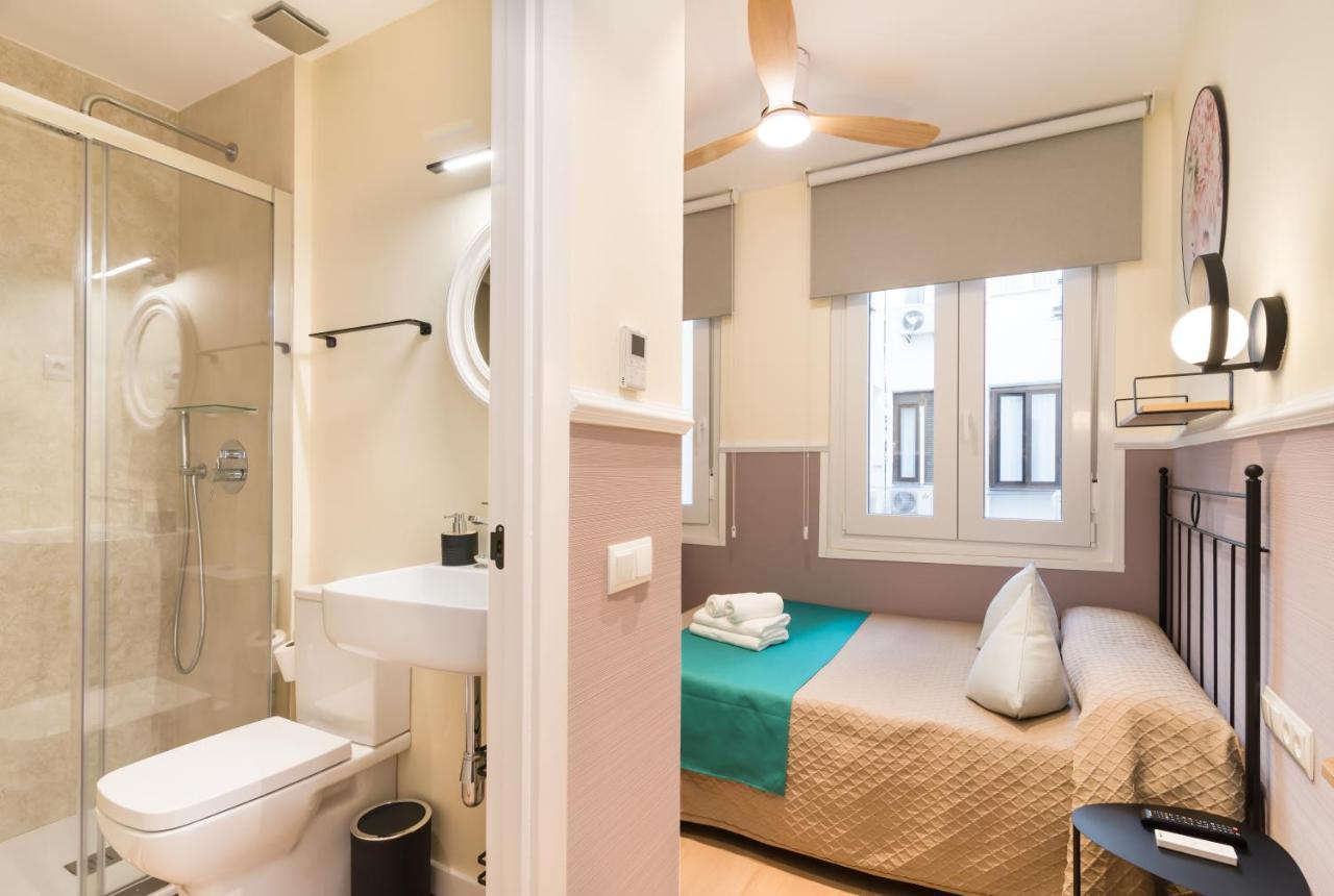 Hostal Evoke Madrid Bagian luar foto