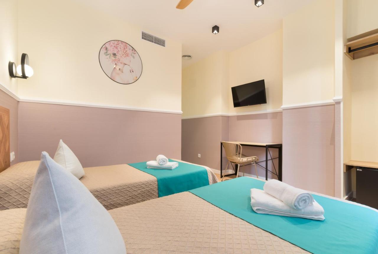 Hostal Evoke Madrid Bagian luar foto