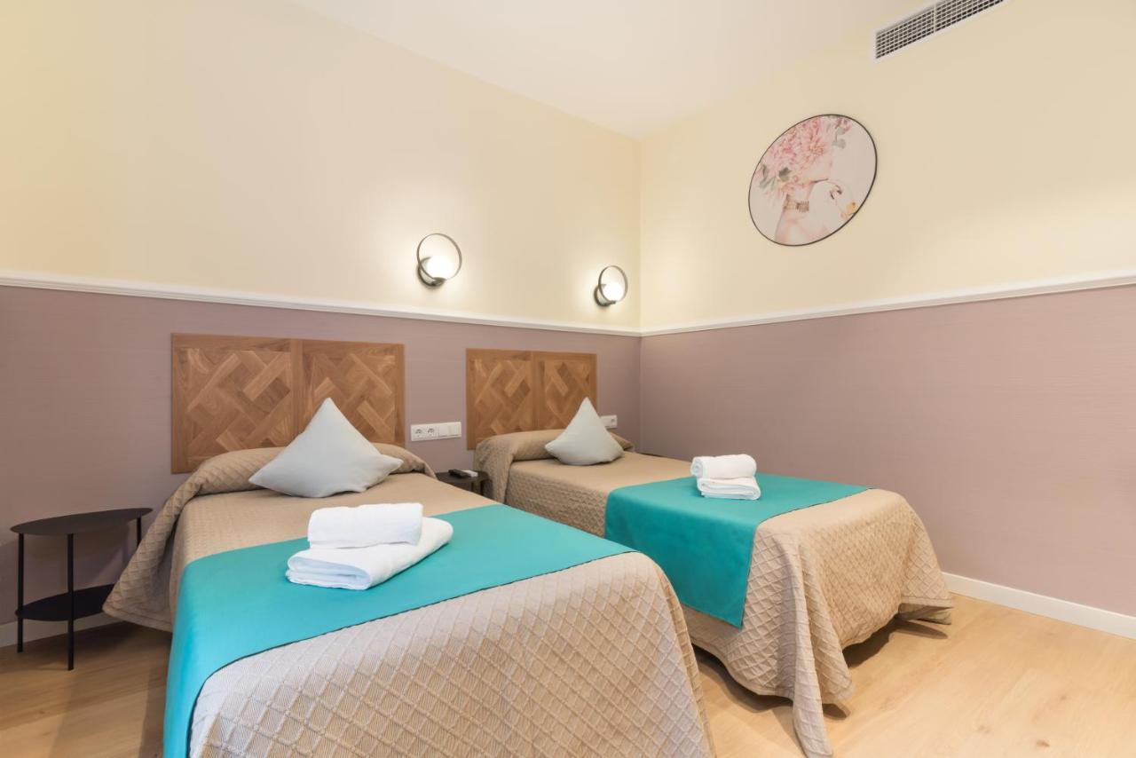 Hostal Evoke Madrid Bagian luar foto