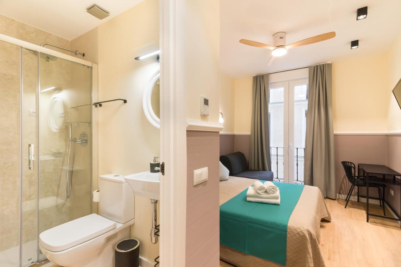 Hostal Evoke Madrid Bagian luar foto