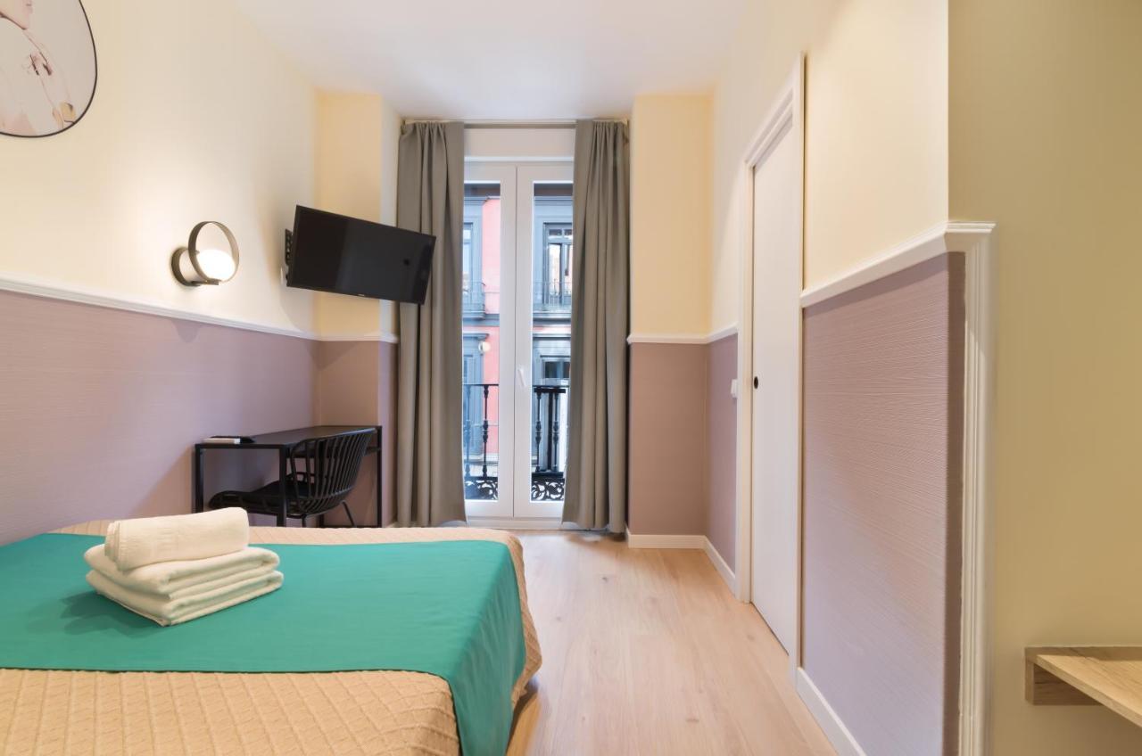 Hostal Evoke Madrid Bagian luar foto