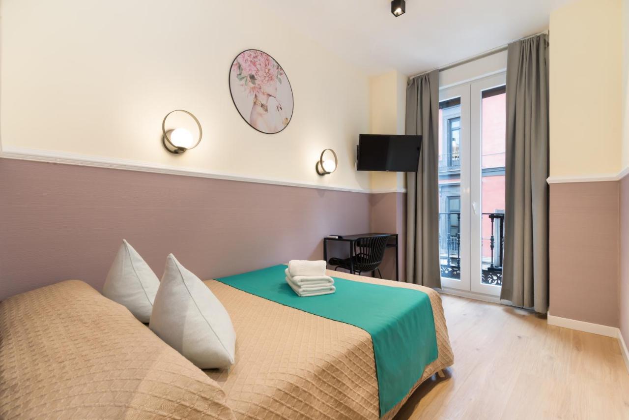 Hostal Evoke Madrid Bagian luar foto