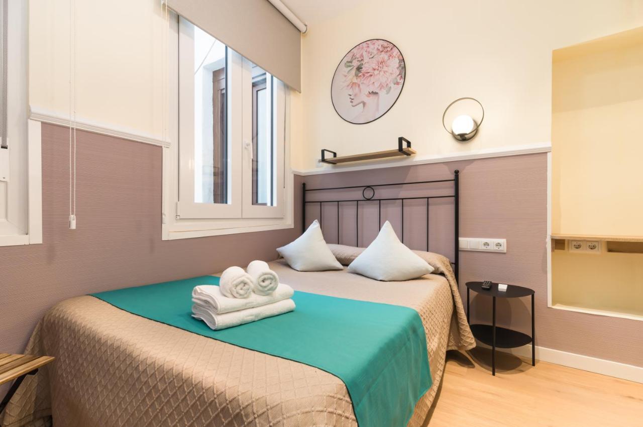 Hostal Evoke Madrid Bagian luar foto