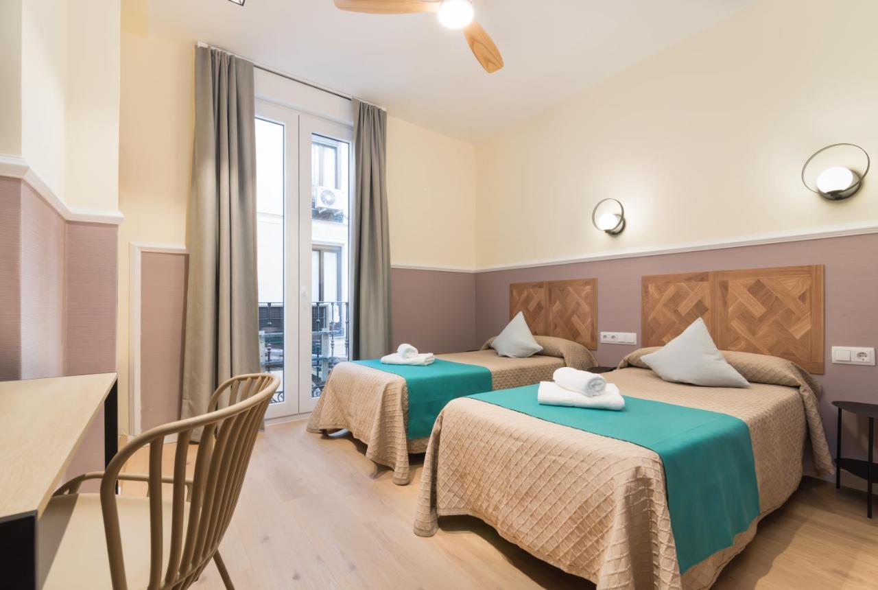 Hostal Evoke Madrid Bagian luar foto