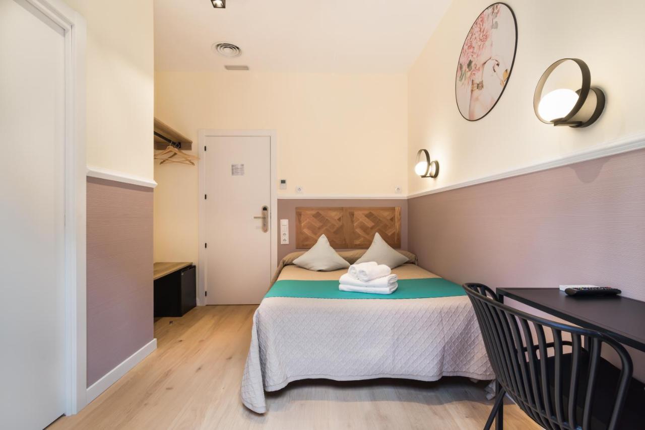Hostal Evoke Madrid Bagian luar foto