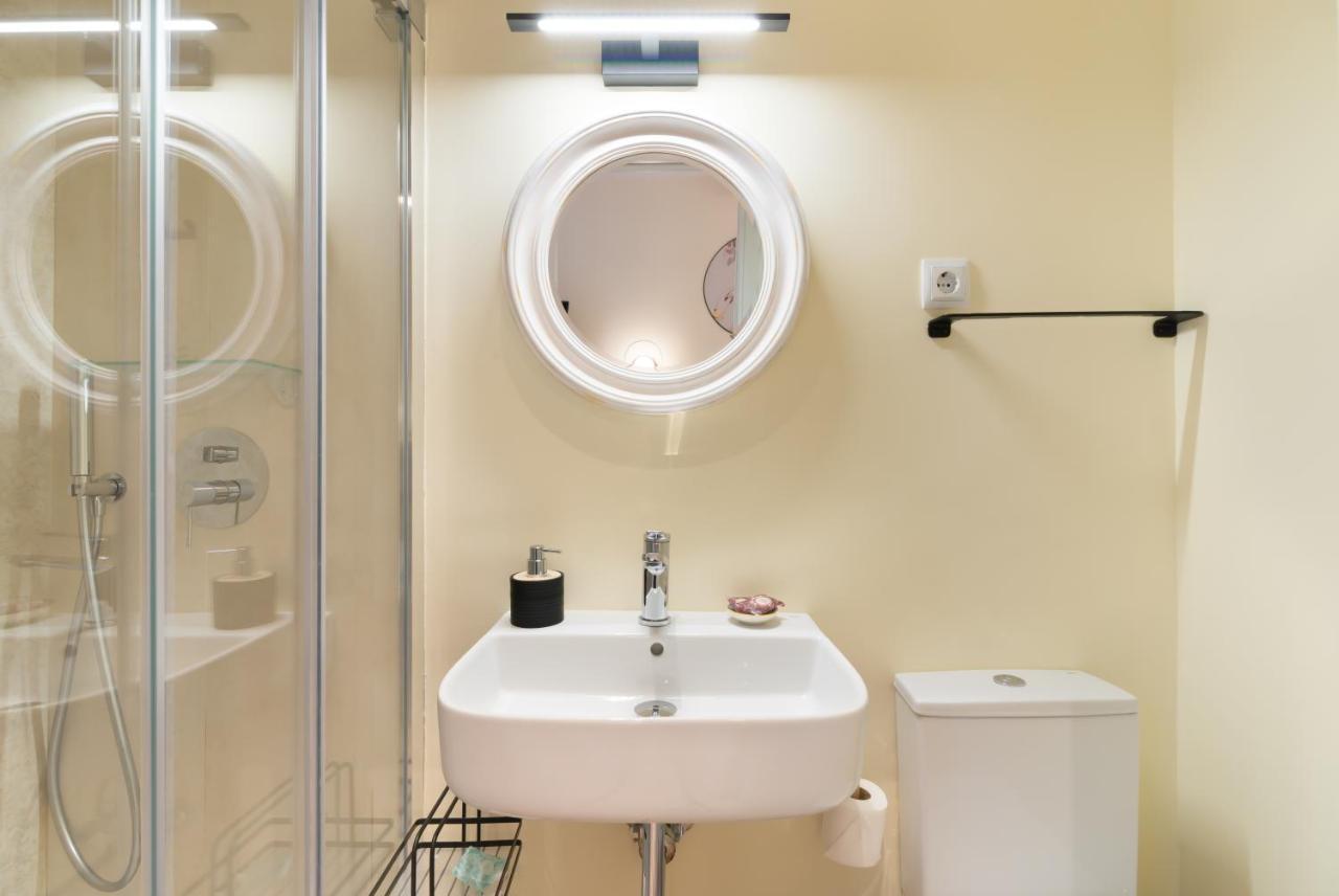 Hostal Evoke Madrid Bagian luar foto