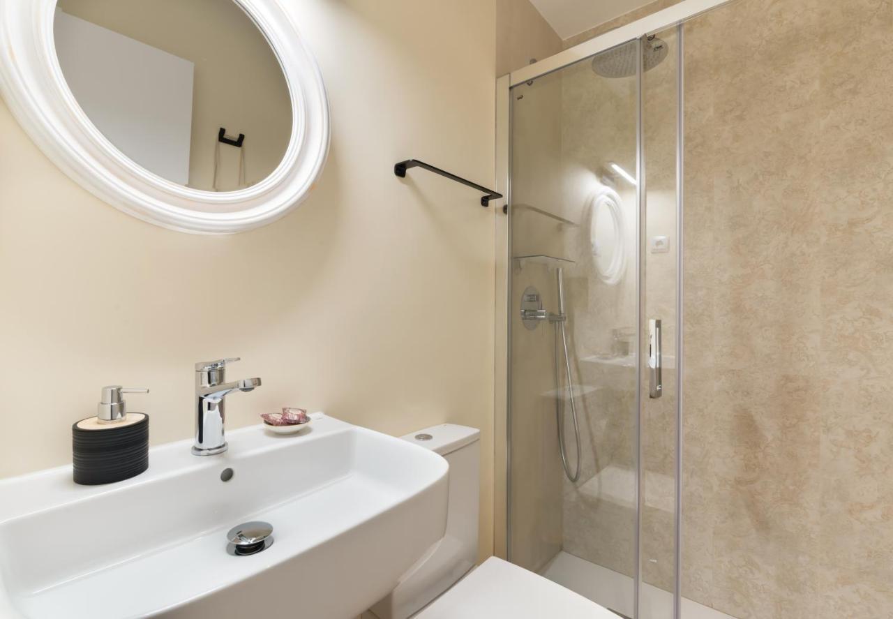 Hostal Evoke Madrid Bagian luar foto